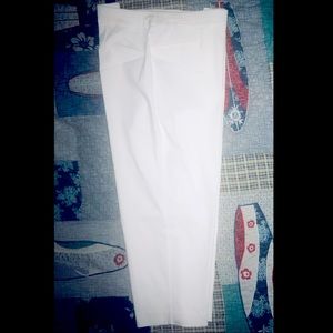 NWT Chicos Sleek Stretch Laureen Slim Capri Optic White Woman’s Pull-on Pant